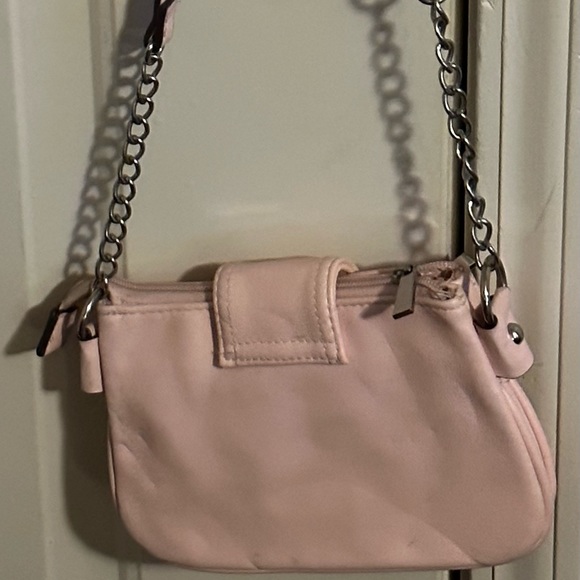 Small- Crossbody pink bag, with chain handle. - Picture 2 of 2